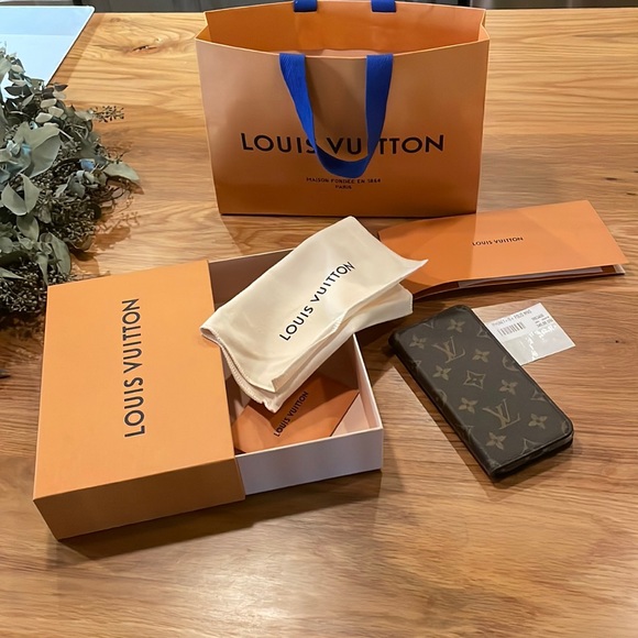 LOUIS VUITTON iPhone 7+ case box and bag